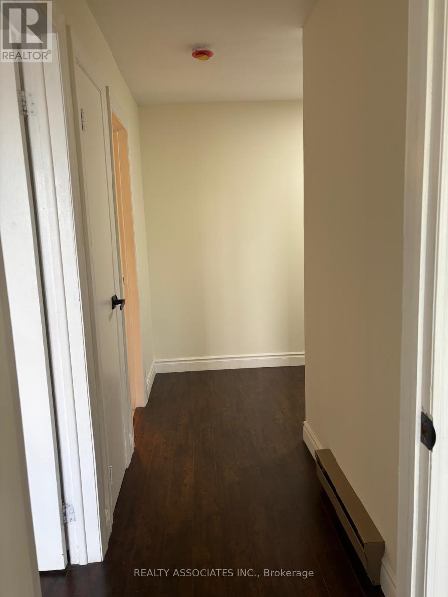 B - 1389 Danforth Avenue, Toronto, Ontario M4J 1N2 - Photo 17 - E13192174