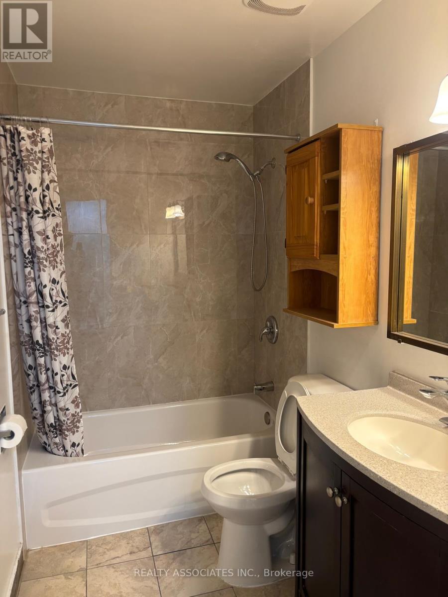 B - 1389 Danforth Avenue, Toronto, Ontario M4J 1N2 - Photo 3 - E13192174