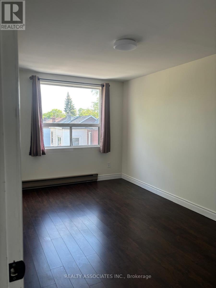 B - 1389 Danforth Avenue, Toronto, Ontario M4J 1N2 - Photo 6 - E13192174
