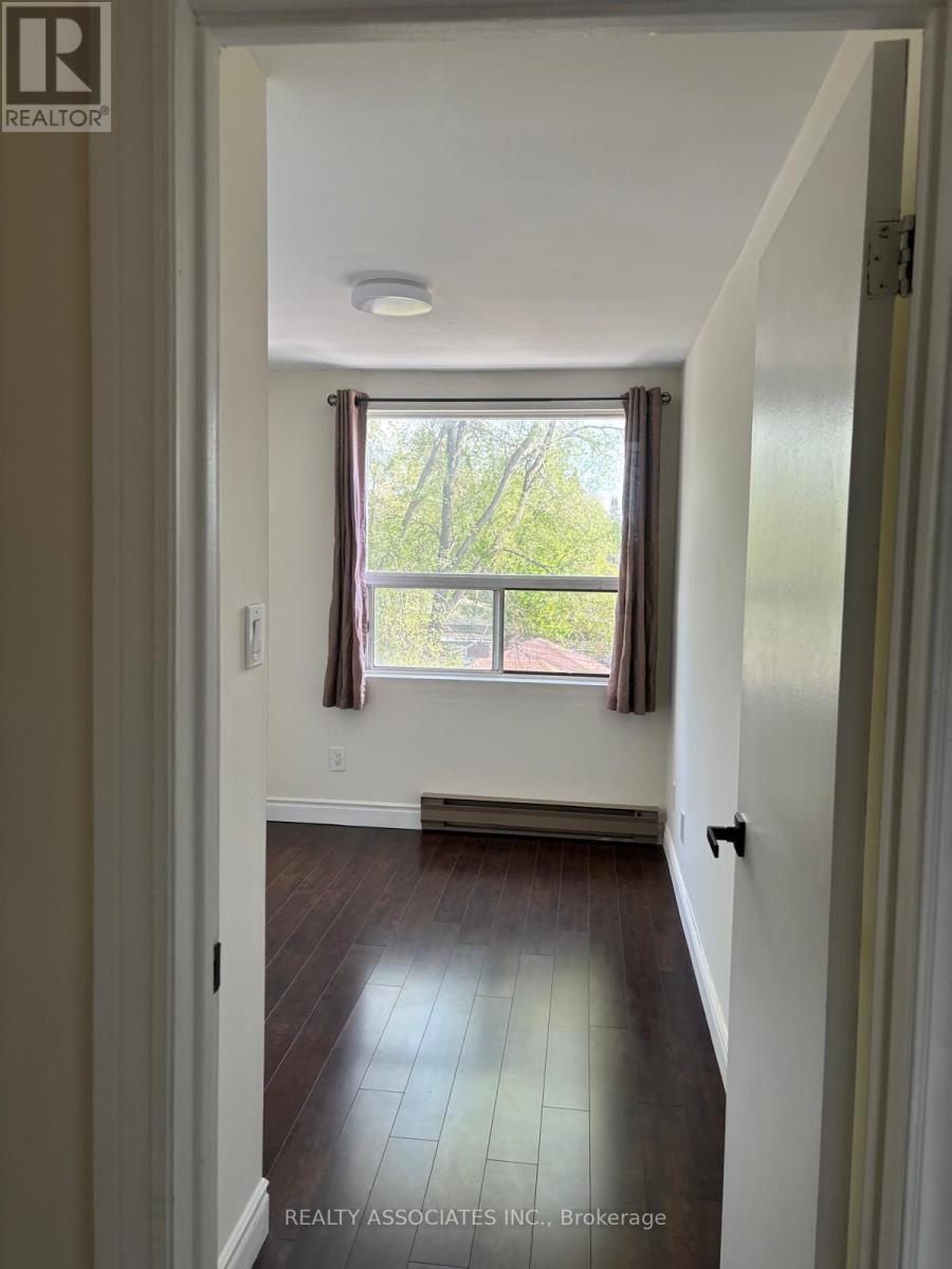 B - 1389 Danforth Avenue, Toronto, Ontario M4J 1N2 - Photo 7 - E13192174