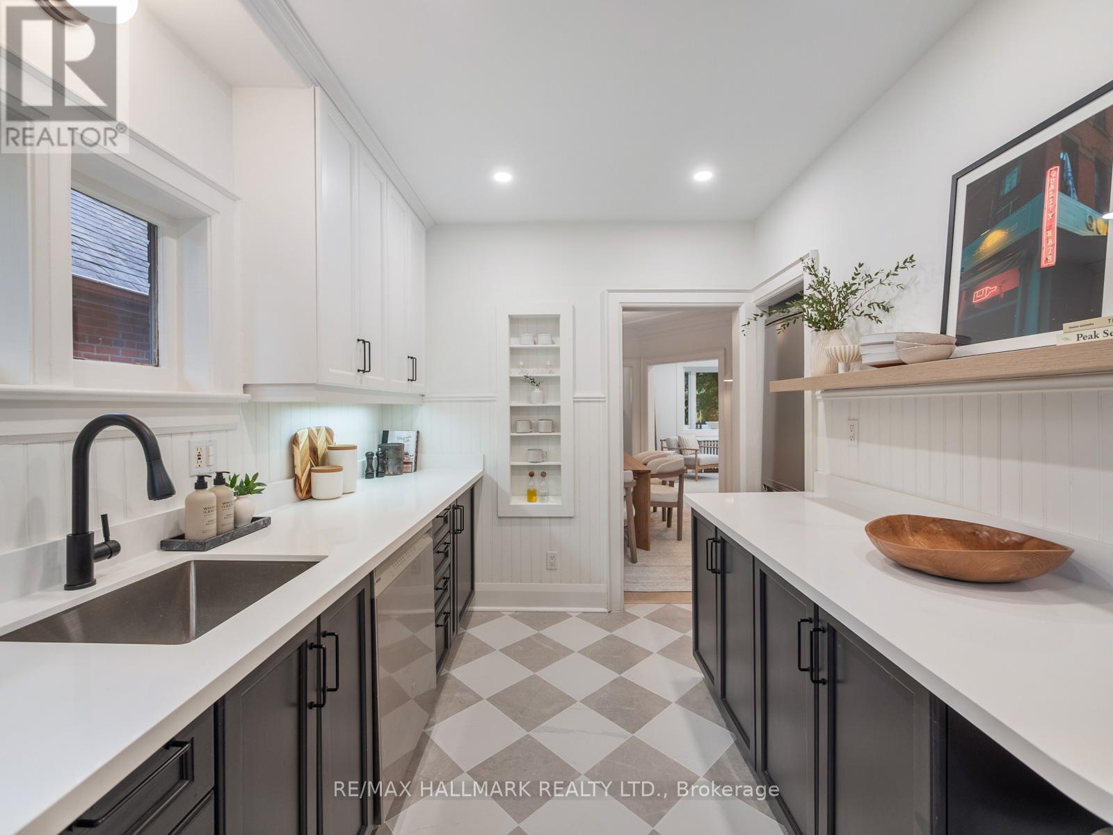 33 Mortimer Avenue, Toronto, Ontario M4K 1Z9 - Photo 11 - E13192438