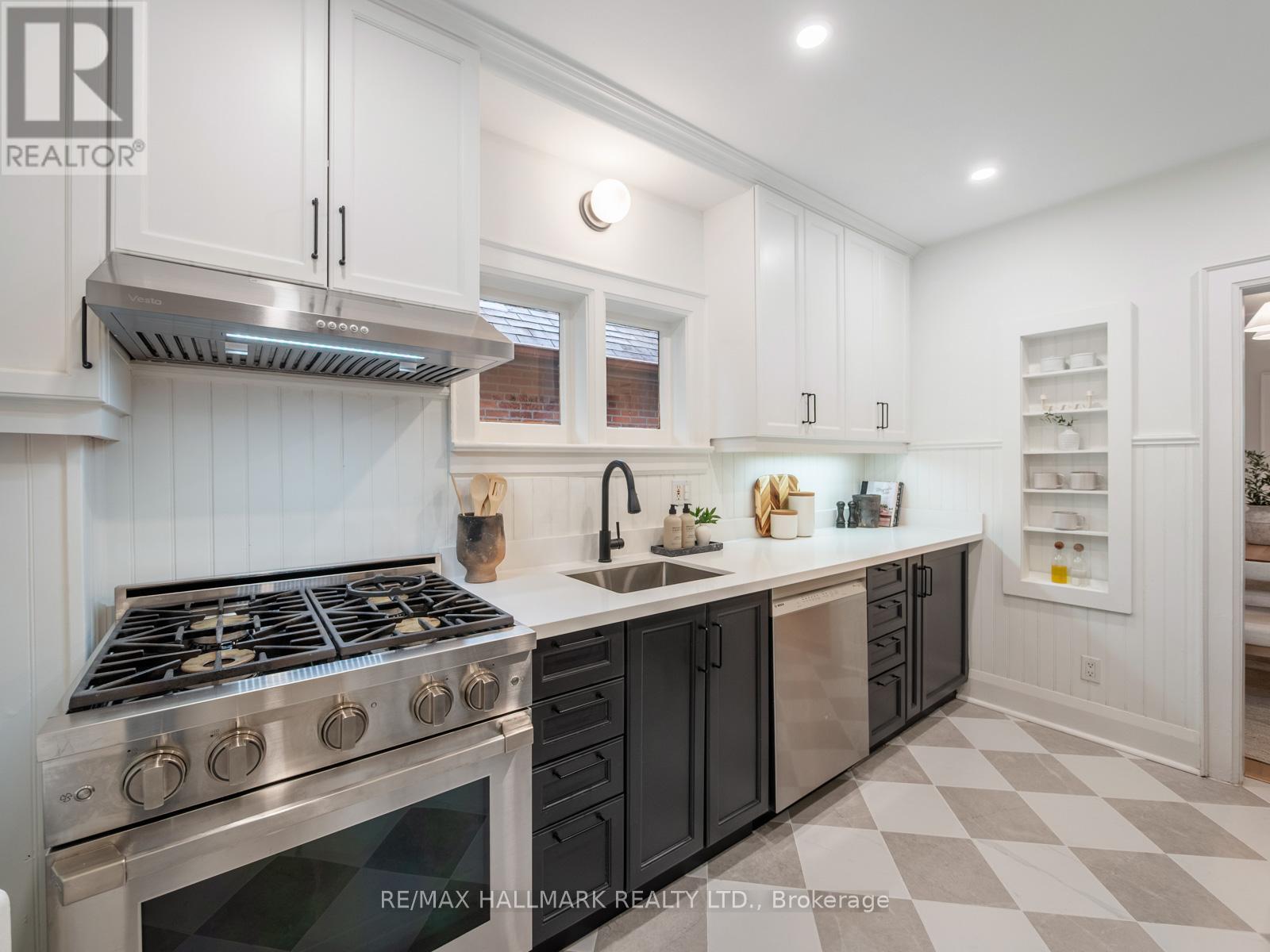33 Mortimer Avenue, Toronto, Ontario M4K 1Z9 - Photo 12 - E13192438