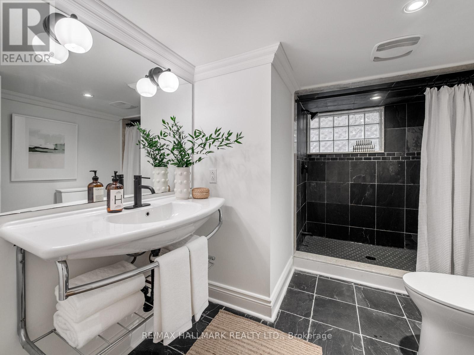33 Mortimer Avenue, Toronto, Ontario M4K 1Z9 - Photo 40 - E13192438