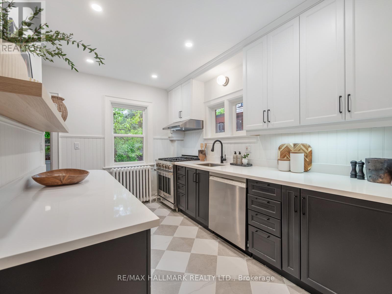 33 Mortimer Avenue, Toronto, Ontario M4K 1Z9 - Photo 9 - E13192438