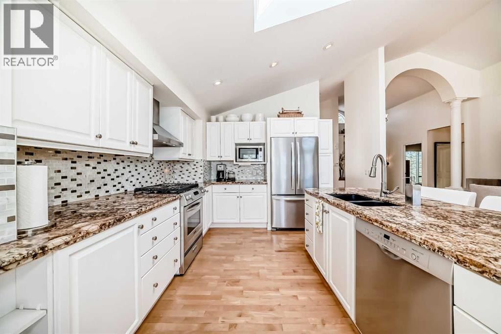 243 Mt Assiniboine Circle SE, Calgary, Alberta  T2Z 2N4 - Photo 8 - A2314314