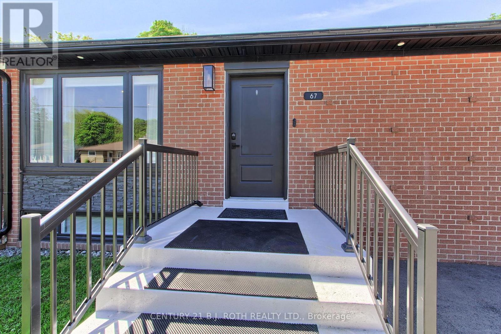 67 Davis Road, Aurora, Ontario  L4G 2B4 - Photo 4 - N13191320