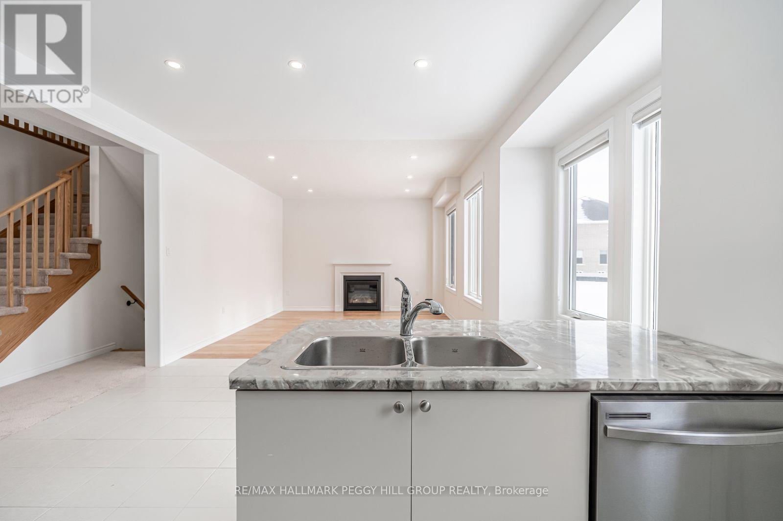 17 Turley Way, Essa, Ontario  L3W 0L8 - Photo 5 - N13191464