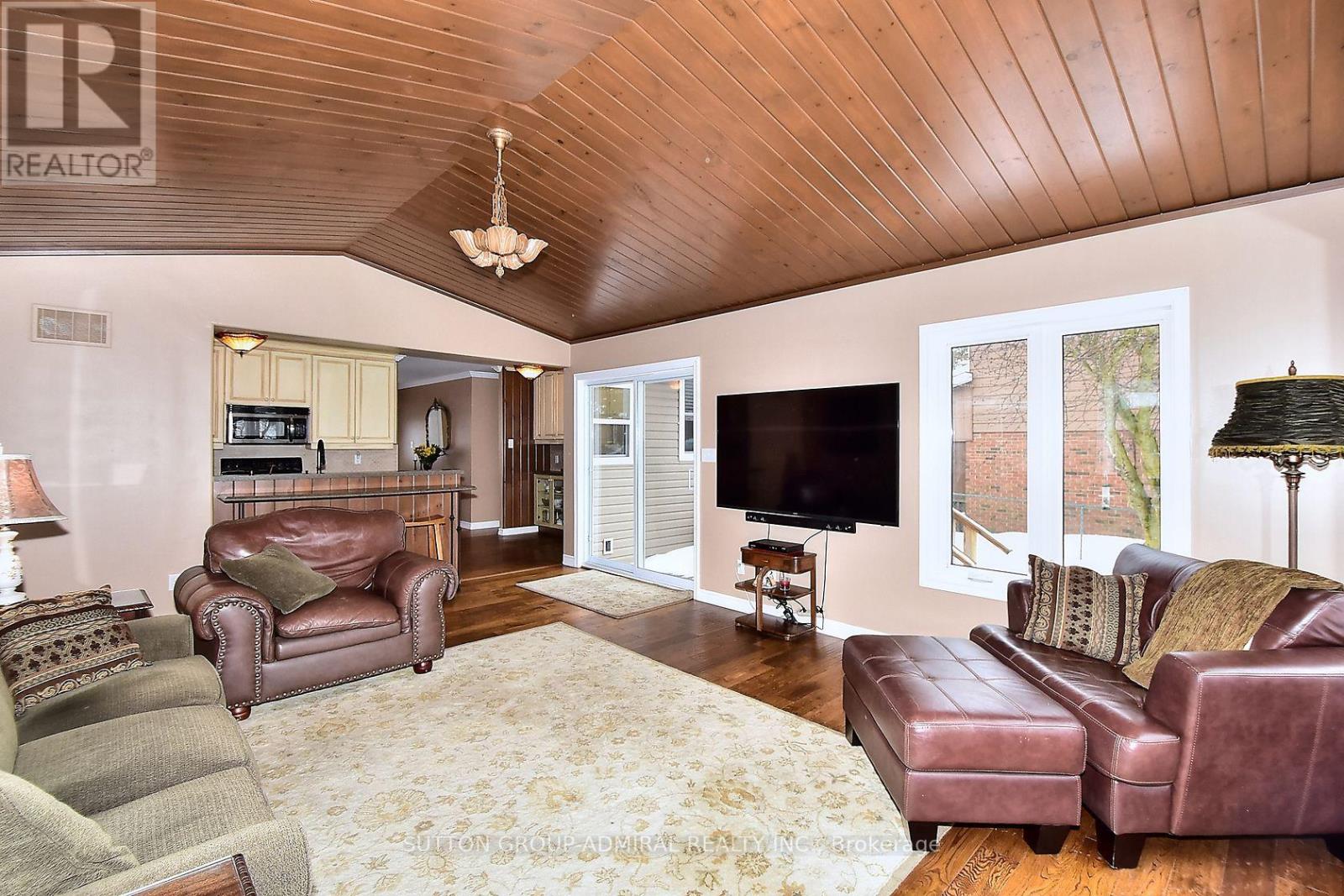 62 May Avenue, East Gwillimbury (Sharon), Ontario L0G 1V0 - Photo 10 - N13191672