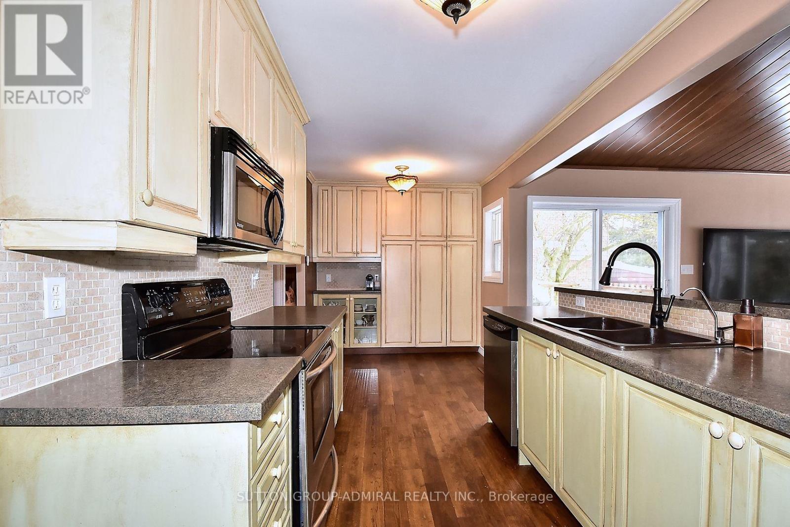62 May Avenue, East Gwillimbury (Sharon), Ontario L0G 1V0 - Photo 17 - N13191672