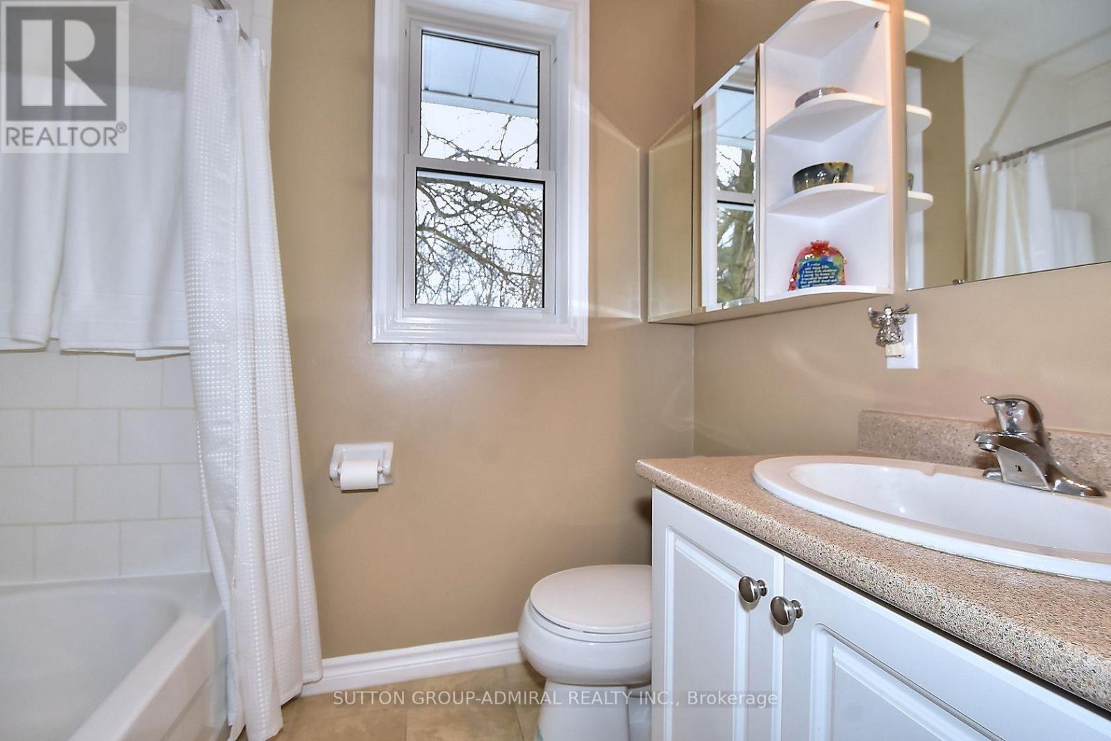 62 May Avenue, East Gwillimbury (Sharon), Ontario L0G 1V0 - Photo 24 - N13191672