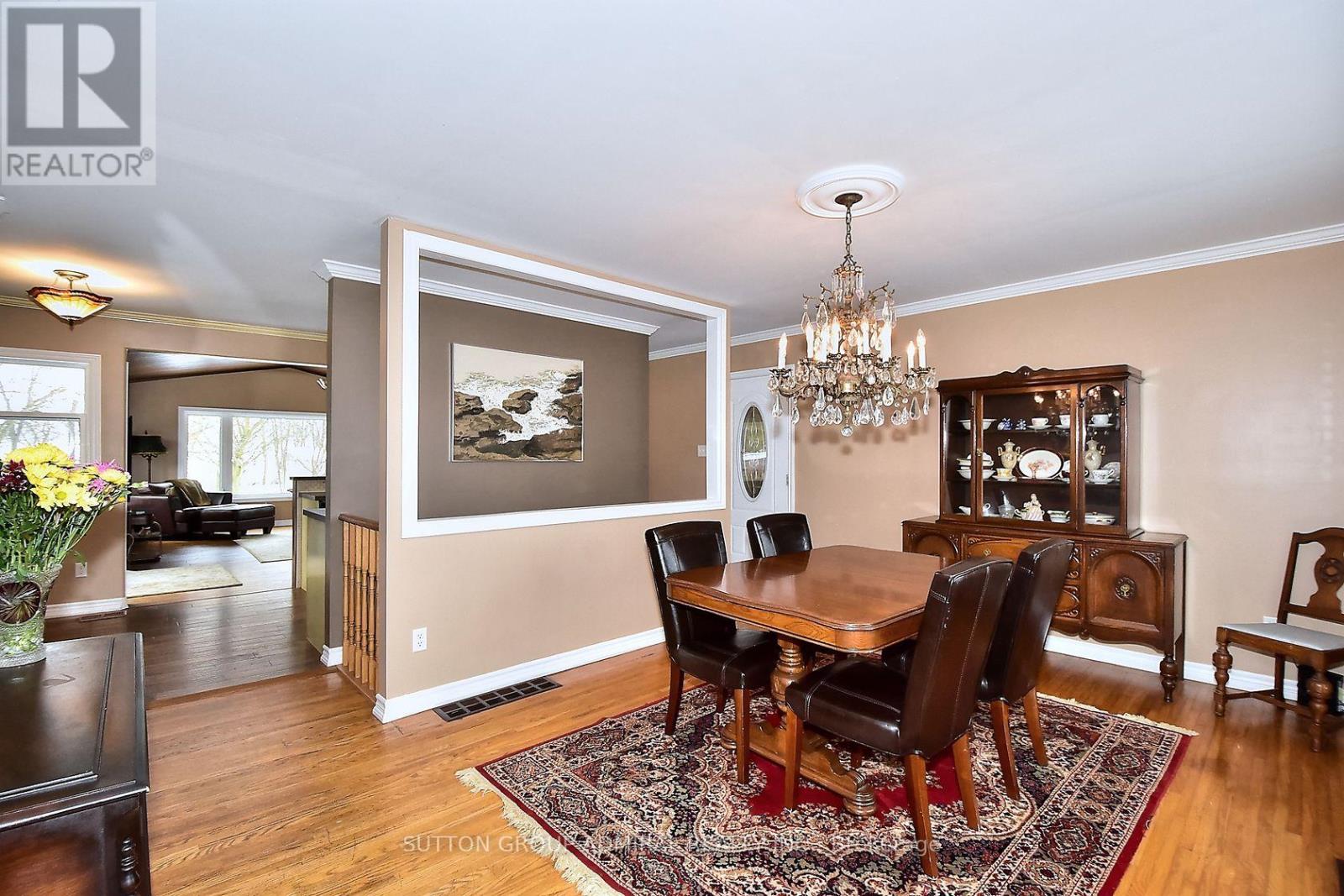 62 May Avenue, East Gwillimbury (Sharon), Ontario L0G 1V0 - Photo 4 - N13191672