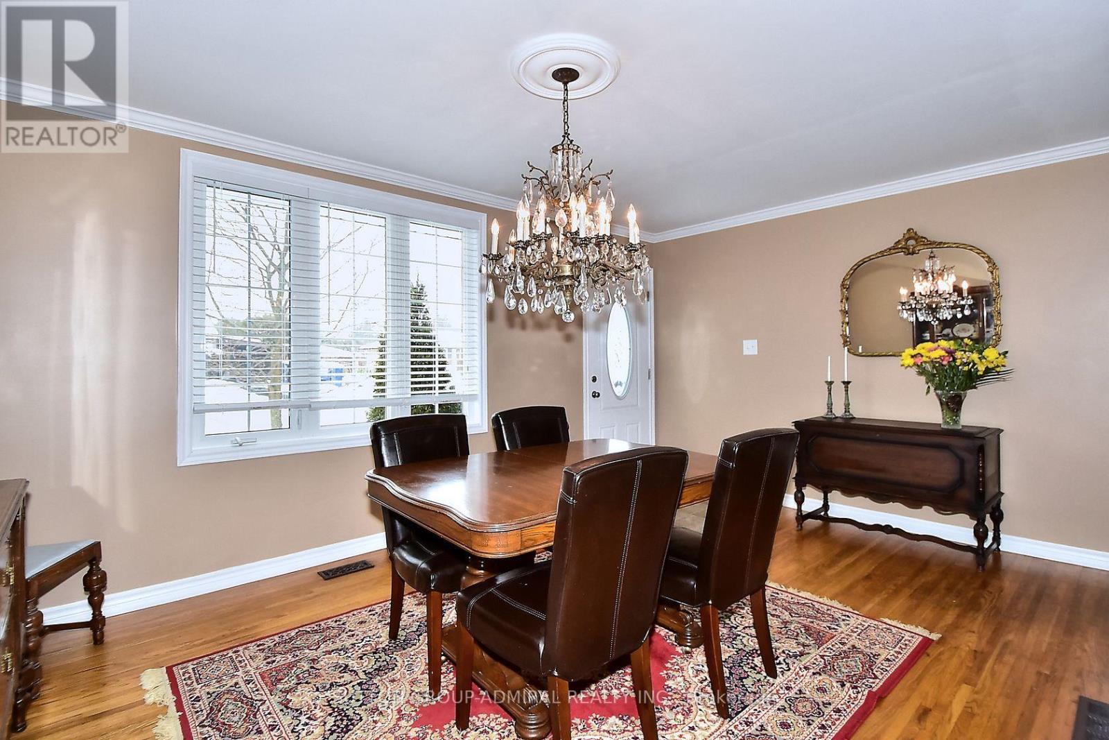 62 May Avenue, East Gwillimbury (Sharon), Ontario L0G 1V0 - Photo 7 - N13191672