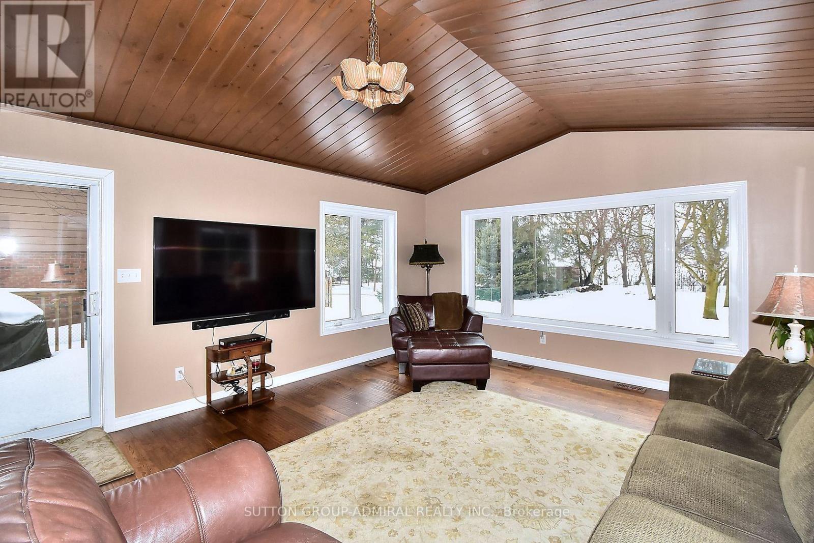 62 May Avenue, East Gwillimbury (Sharon), Ontario L0G 1V0 - Photo 9 - N13191672