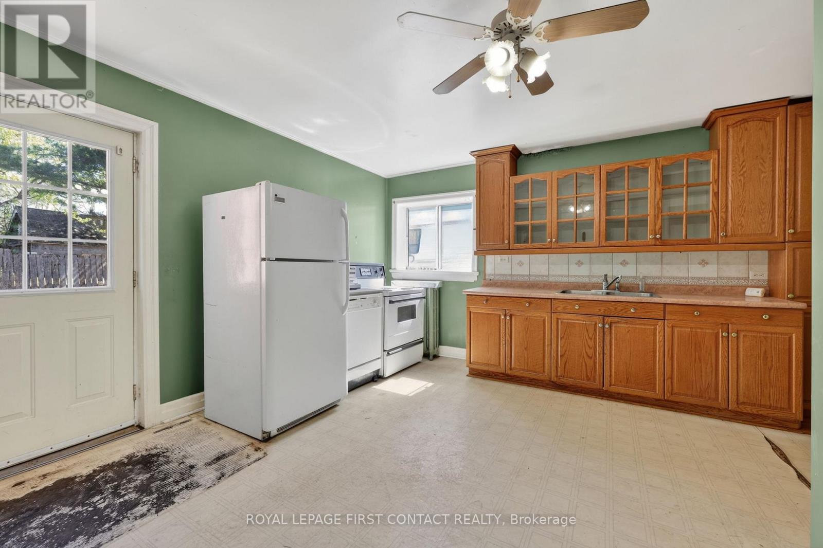202 Bradford Street, Barrie (Allandale Centre), Ontario  L4N 3B6 - Photo 12 - S13190794