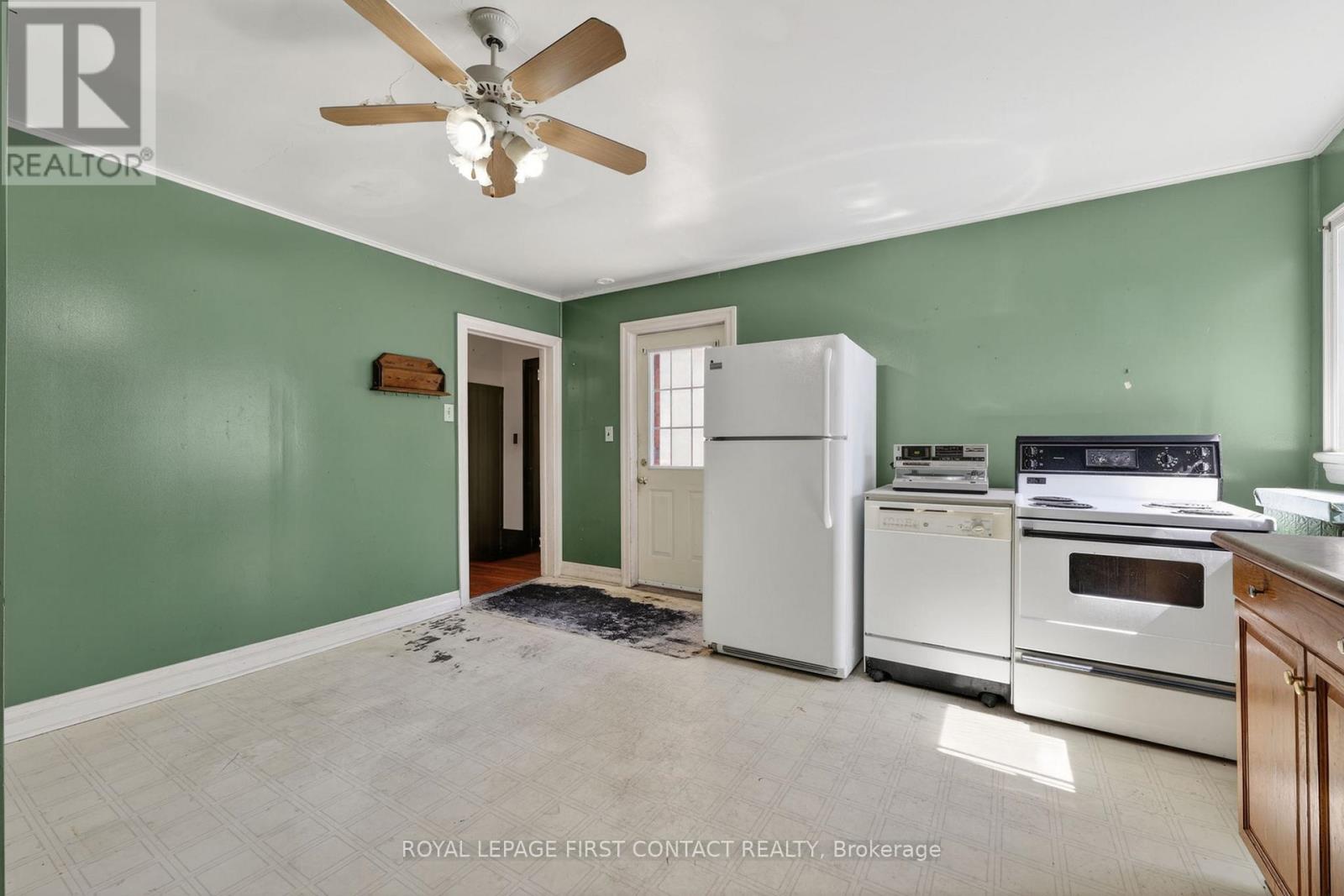 202 Bradford Street, Barrie (Allandale Centre), Ontario  L4N 3B6 - Photo 13 - S13190794