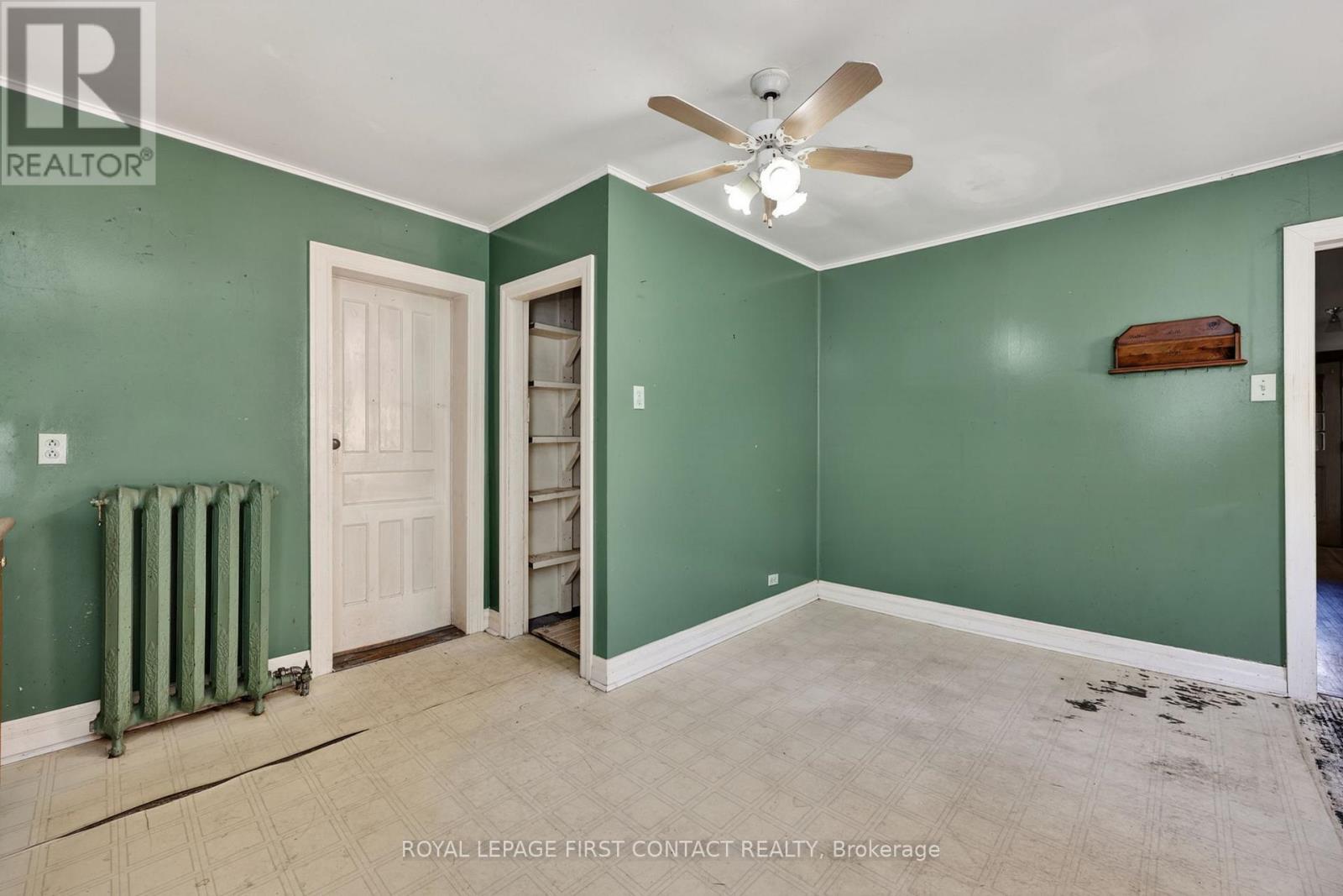 202 Bradford Street, Barrie (Allandale Centre), Ontario  L4N 3B6 - Photo 14 - S13190794