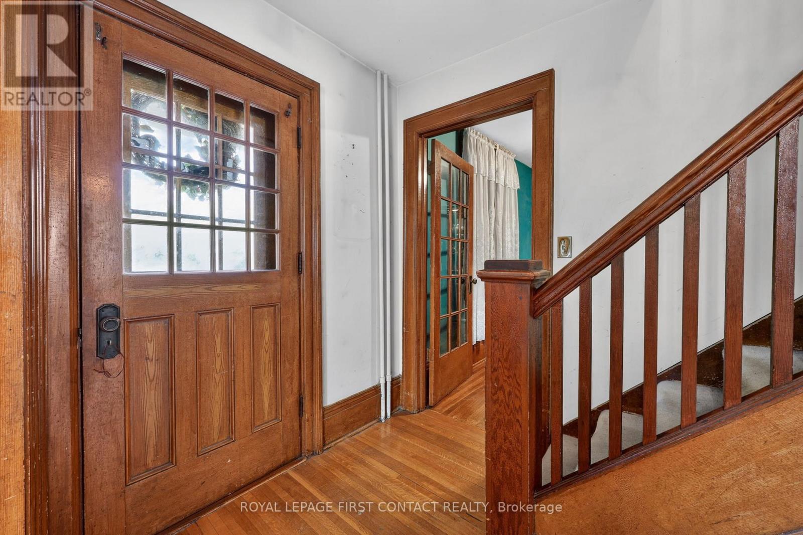 202 Bradford Street, Barrie (Allandale Centre), Ontario  L4N 3B6 - Photo 4 - S13190794