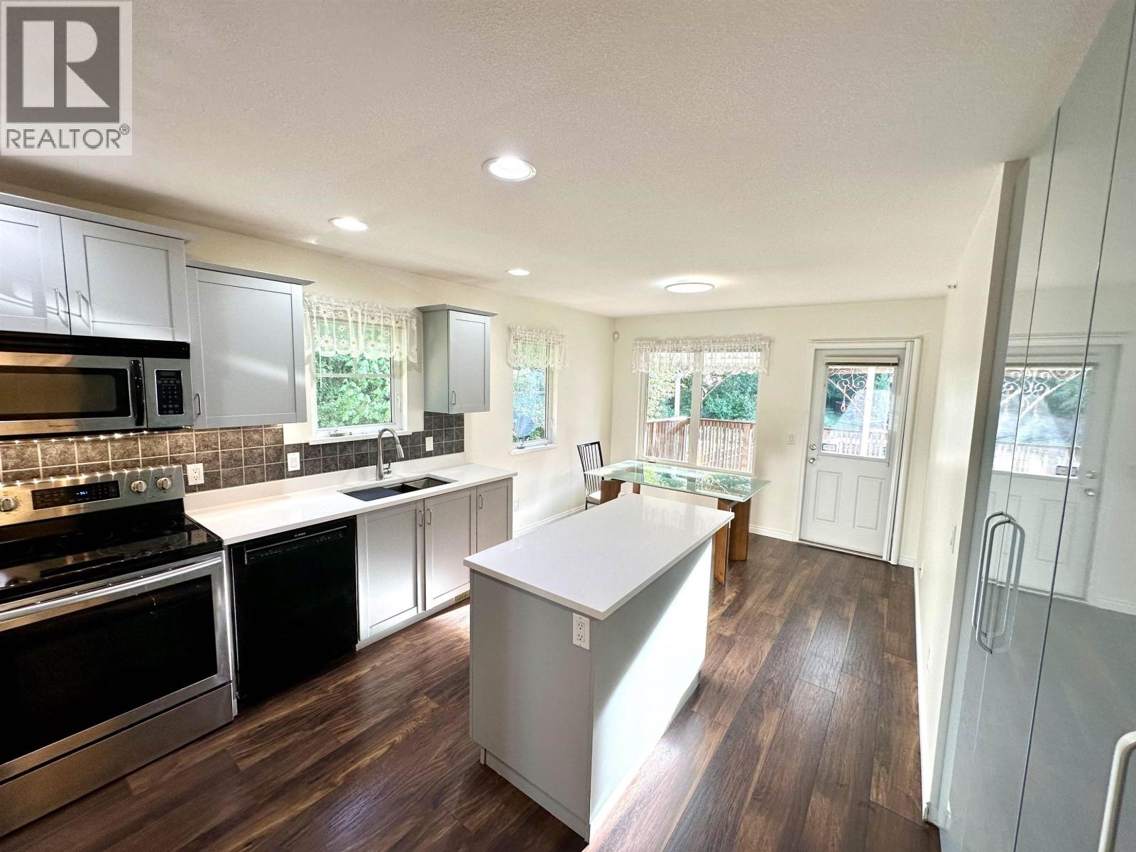 328 3000 Riverbend Drive, Coquitlam, British Columbia  V3C 6R1 - Photo 3 - R3123801