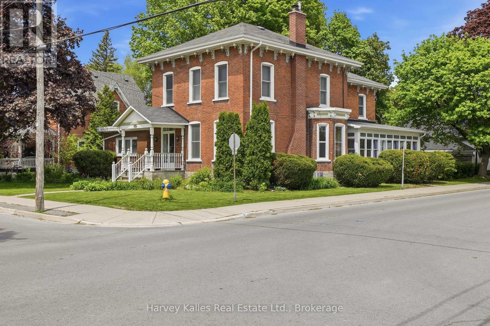 18 Centre Street, Prince Edward County, Ontario  K0K 2T0 - Photo 1 - X13193148