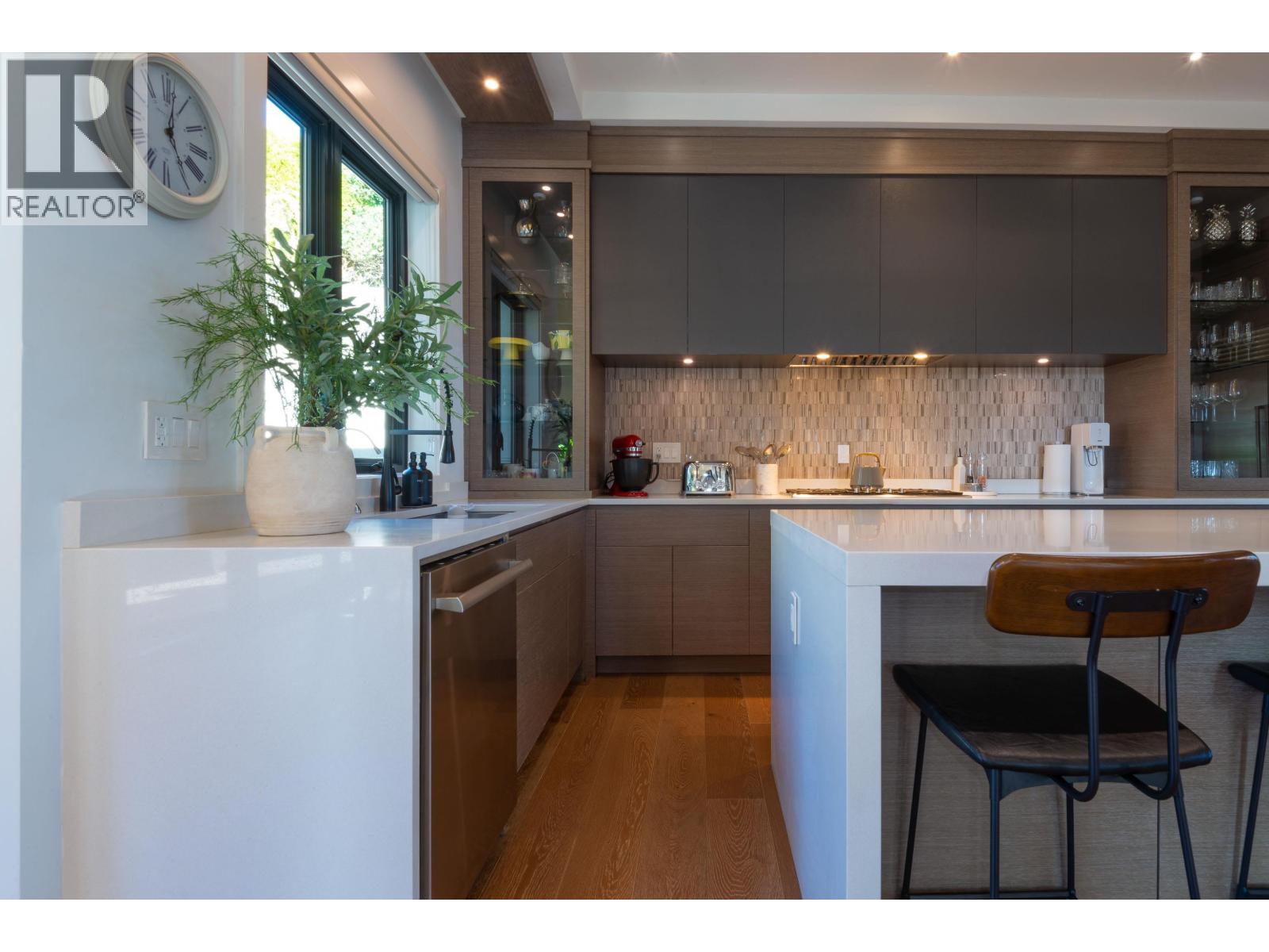 908 Beaconsfield Road, North Vancouver, British Columbia  V7R 1S8 - Photo 10 - R3125620