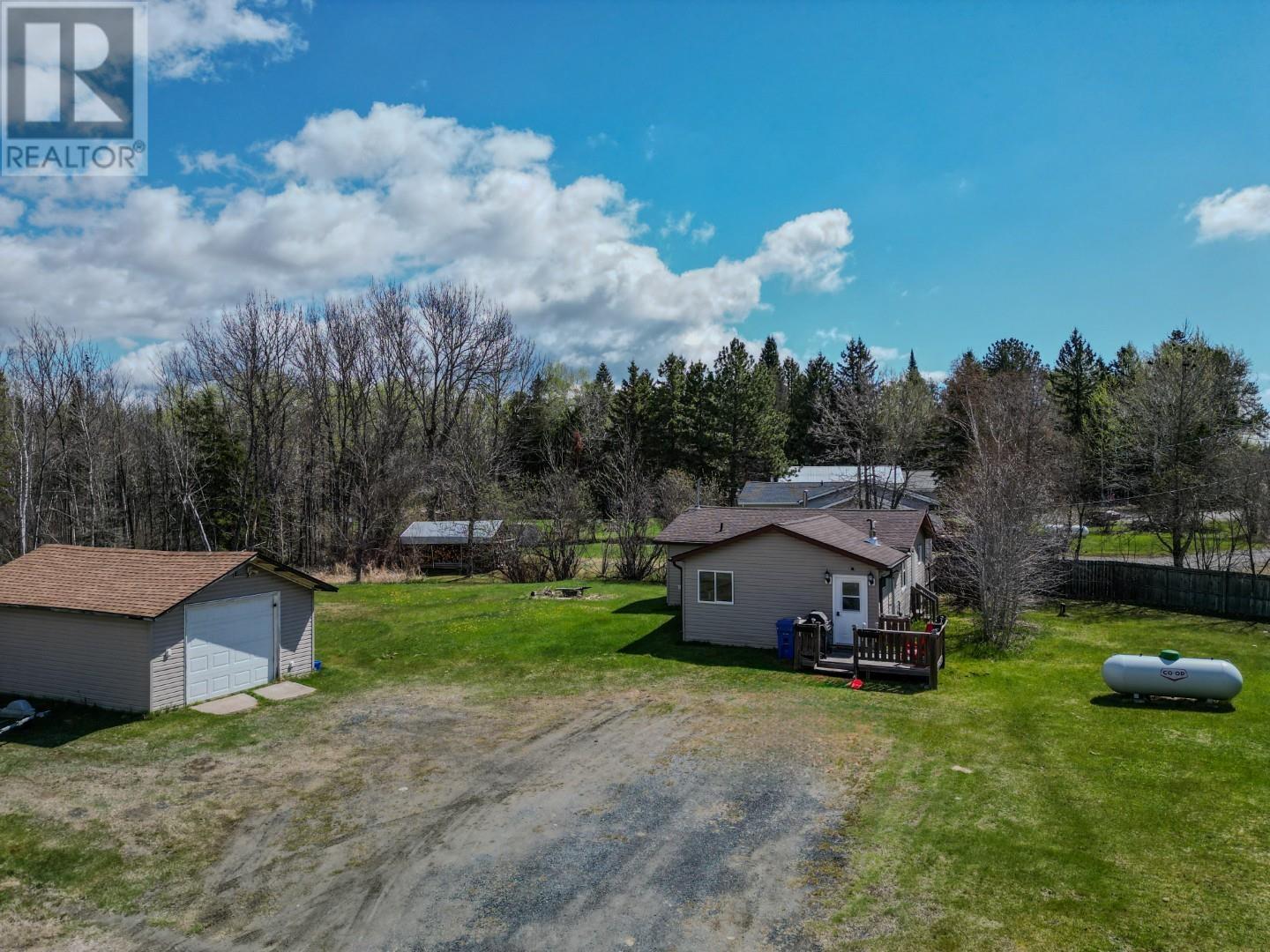 5 Tallieu, Kenora, Ontario  P9N 3W8 - Photo 2 - TB2601217