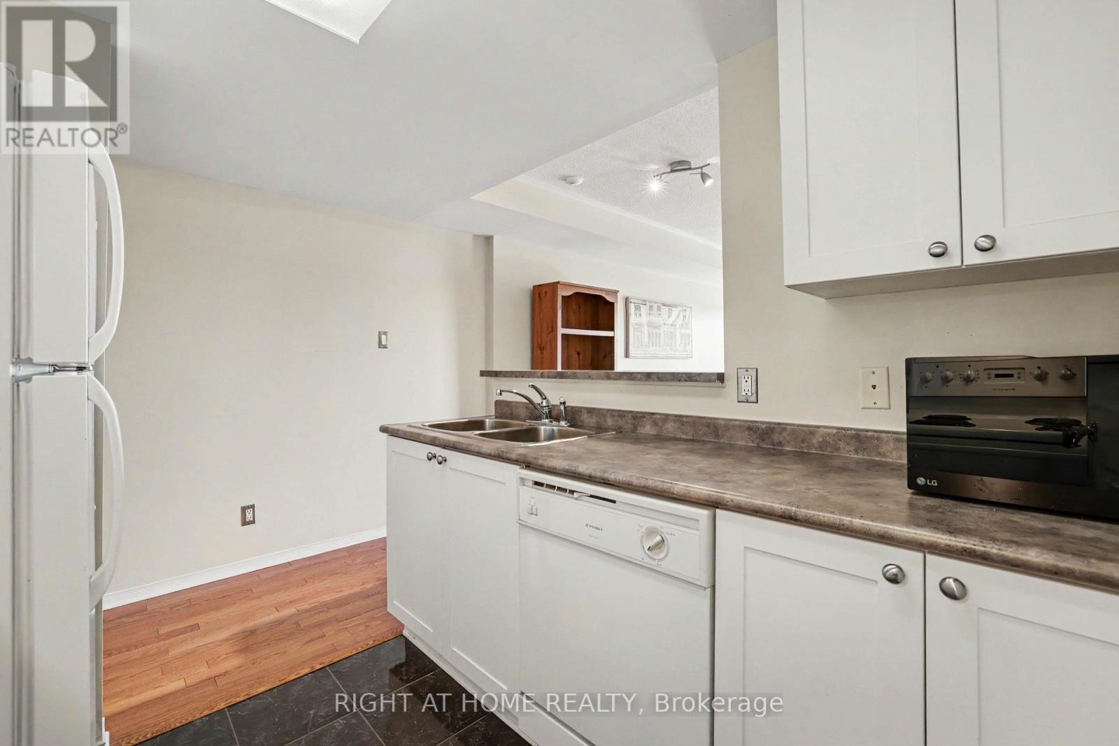 8j - 310 Central Park Drive, Ottawa, Ontario K2C 4G4 - Photo 12 - X13193508