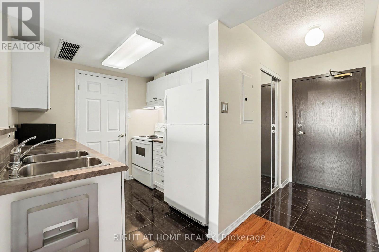 8j - 310 Central Park Drive, Ottawa, Ontario K2C 4G4 - Photo 6 - X13193508