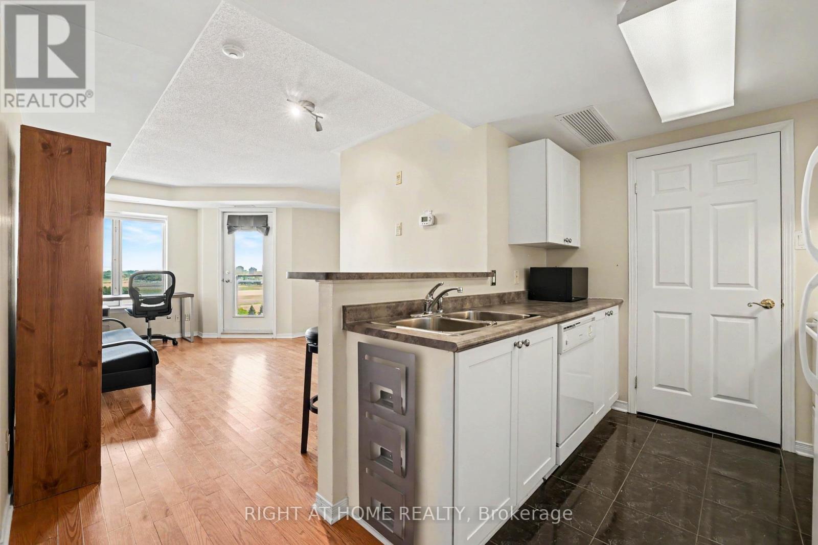 8j - 310 Central Park Drive, Ottawa, Ontario K2C 4G4 - Photo 8 - X13193508
