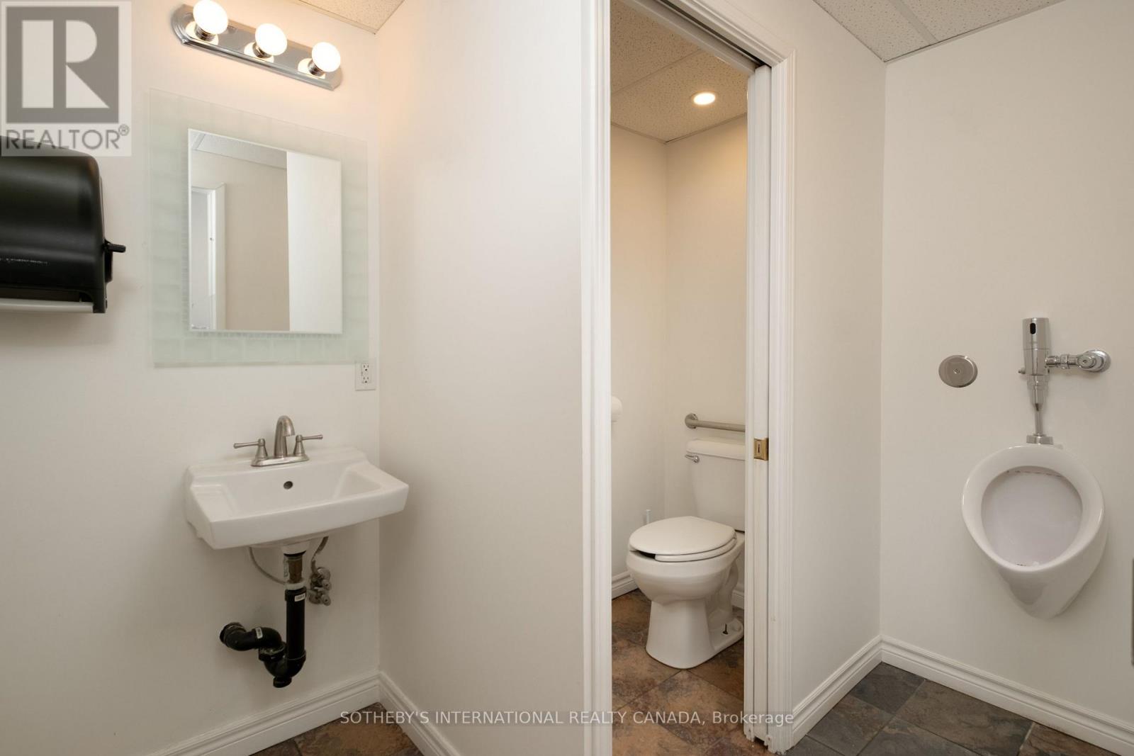 2455 Industrial Street, Burlington, Ontario  L7P 1A6 - Photo 25 - W13190662