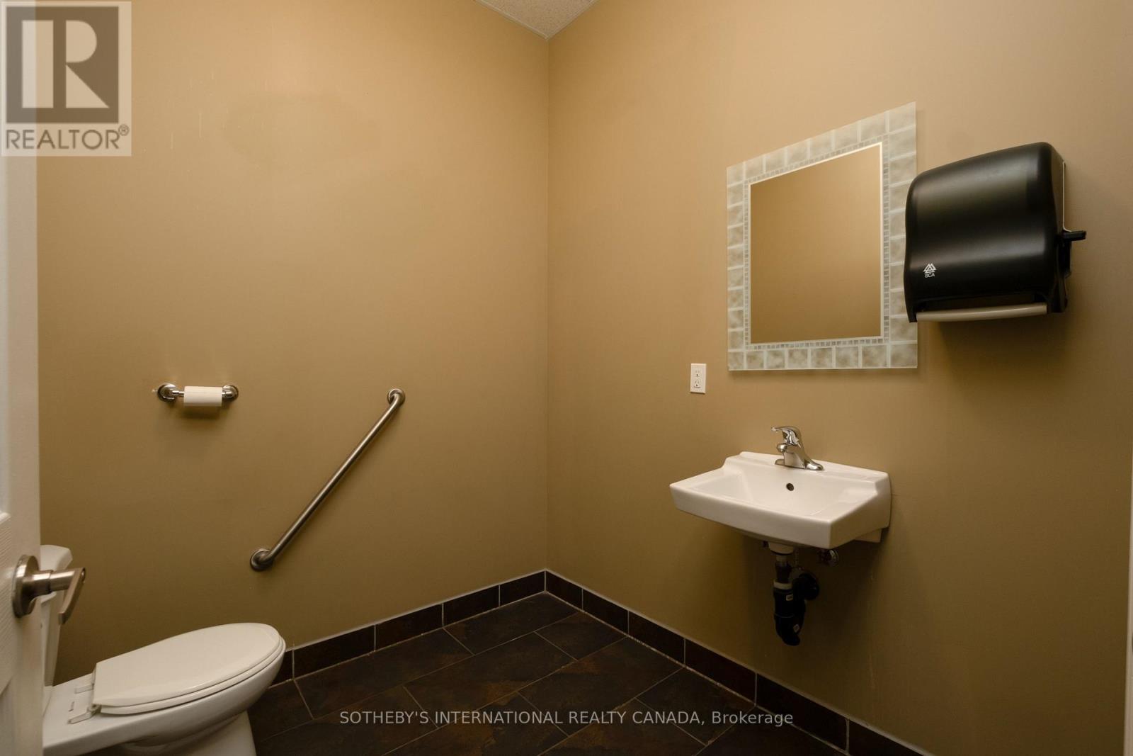 2455 Industrial Street, Burlington, Ontario  L7P 1A6 - Photo 26 - W13190662