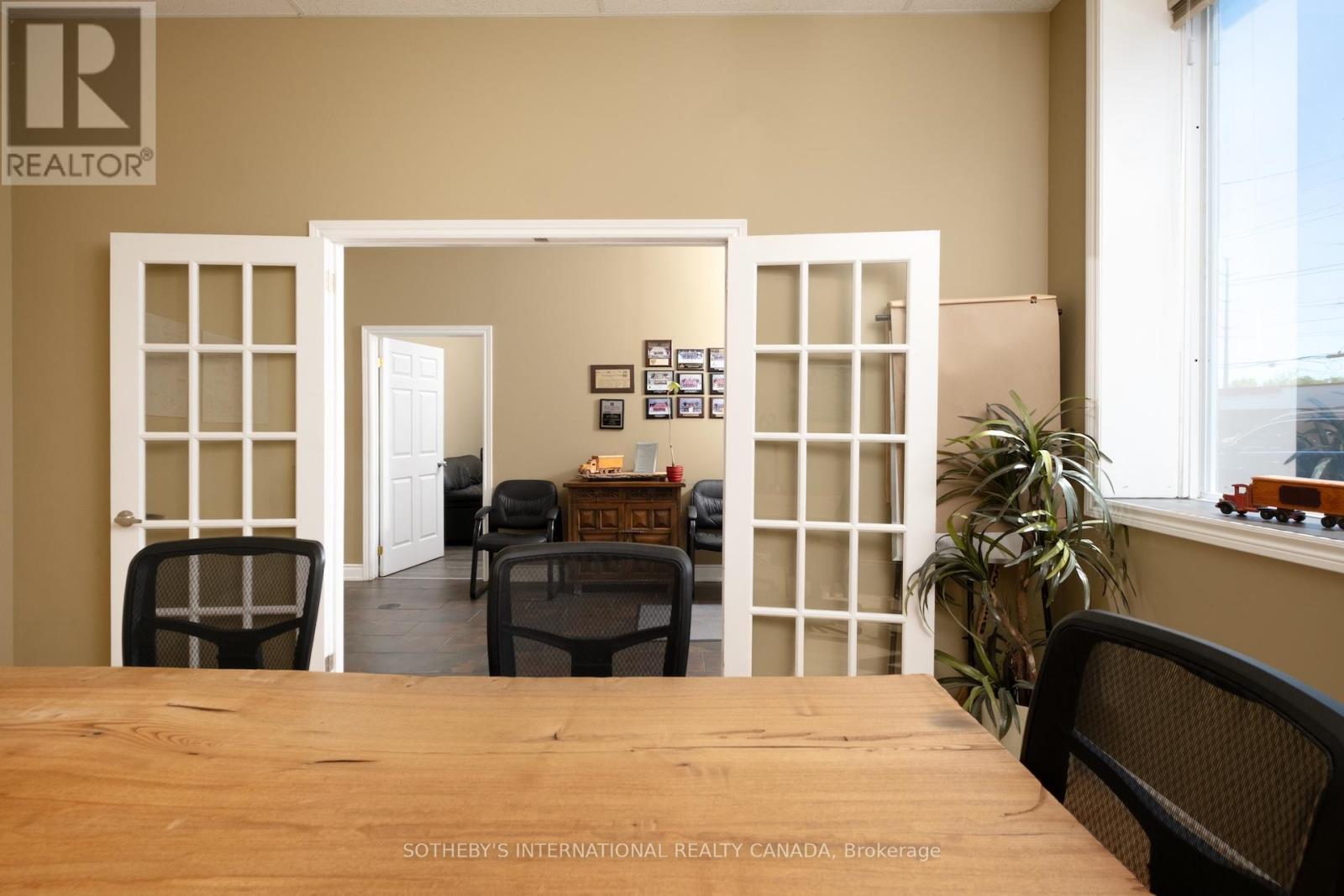 2455 Industrial Street, Burlington, Ontario  L7P 1A6 - Photo 5 - W13190662