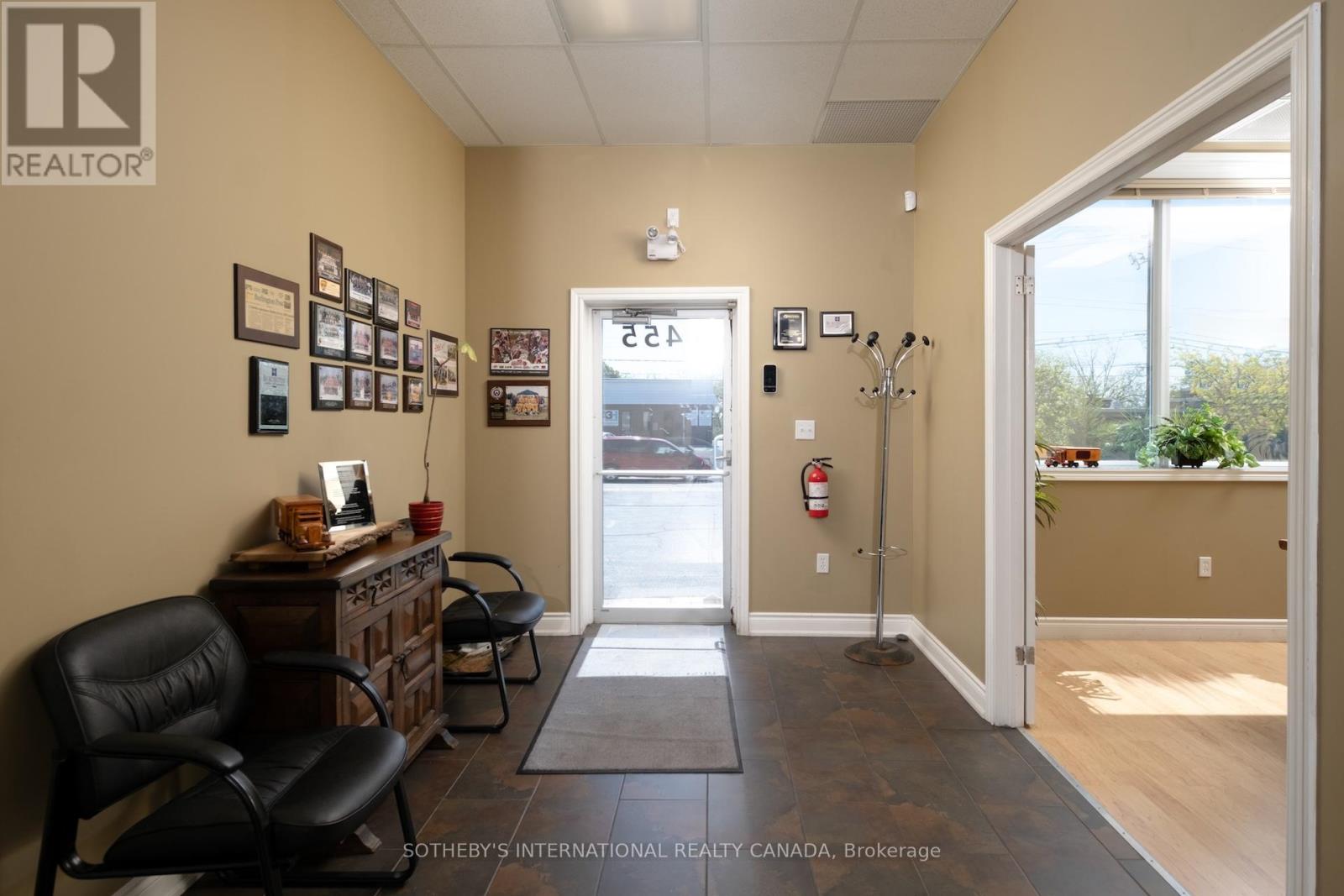 2455 Industrial Street, Burlington, Ontario  L7P 1A6 - Photo 6 - W13190662