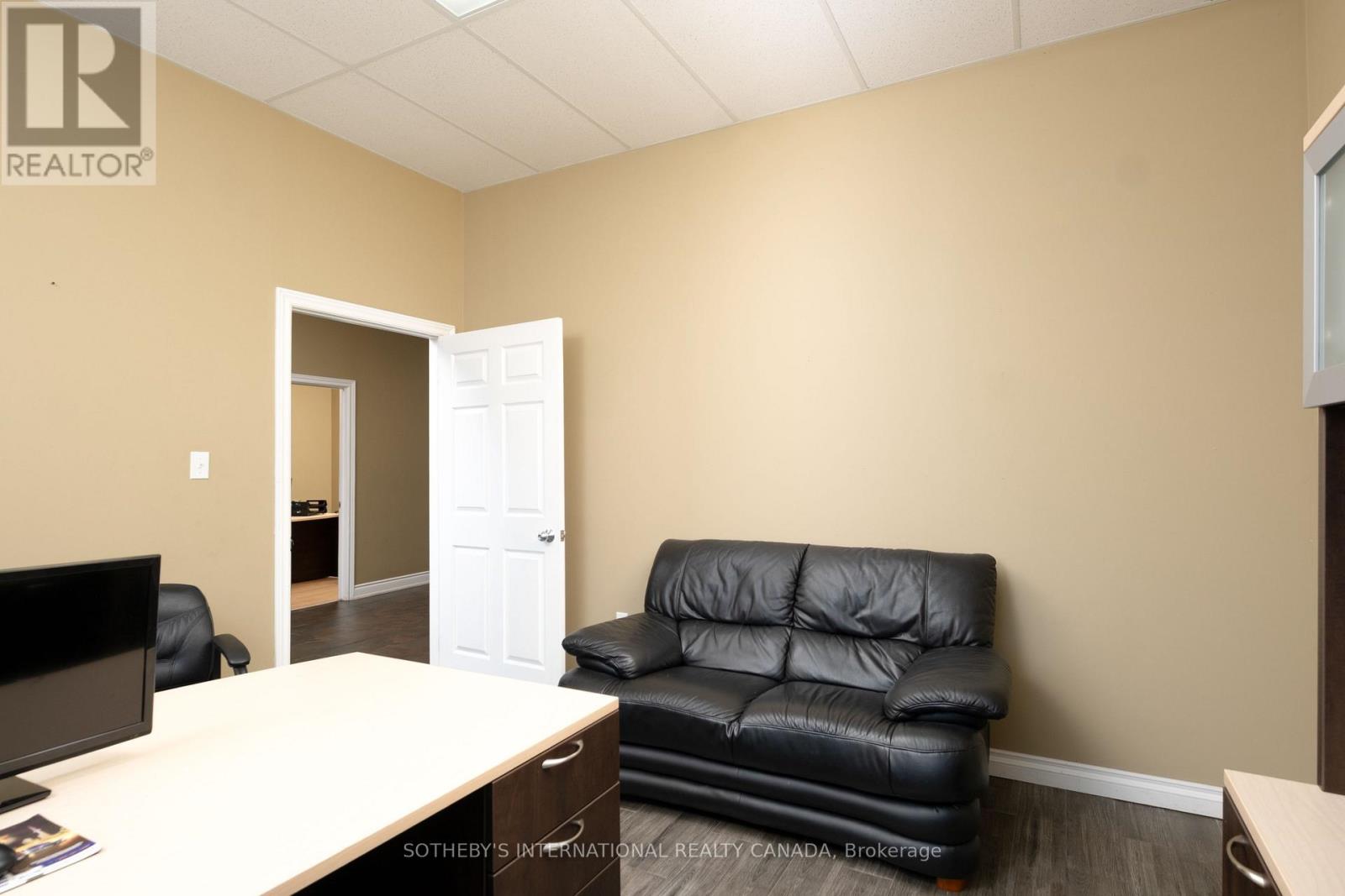 2455 Industrial Street, Burlington, Ontario  L7P 1A6 - Photo 9 - W13190662