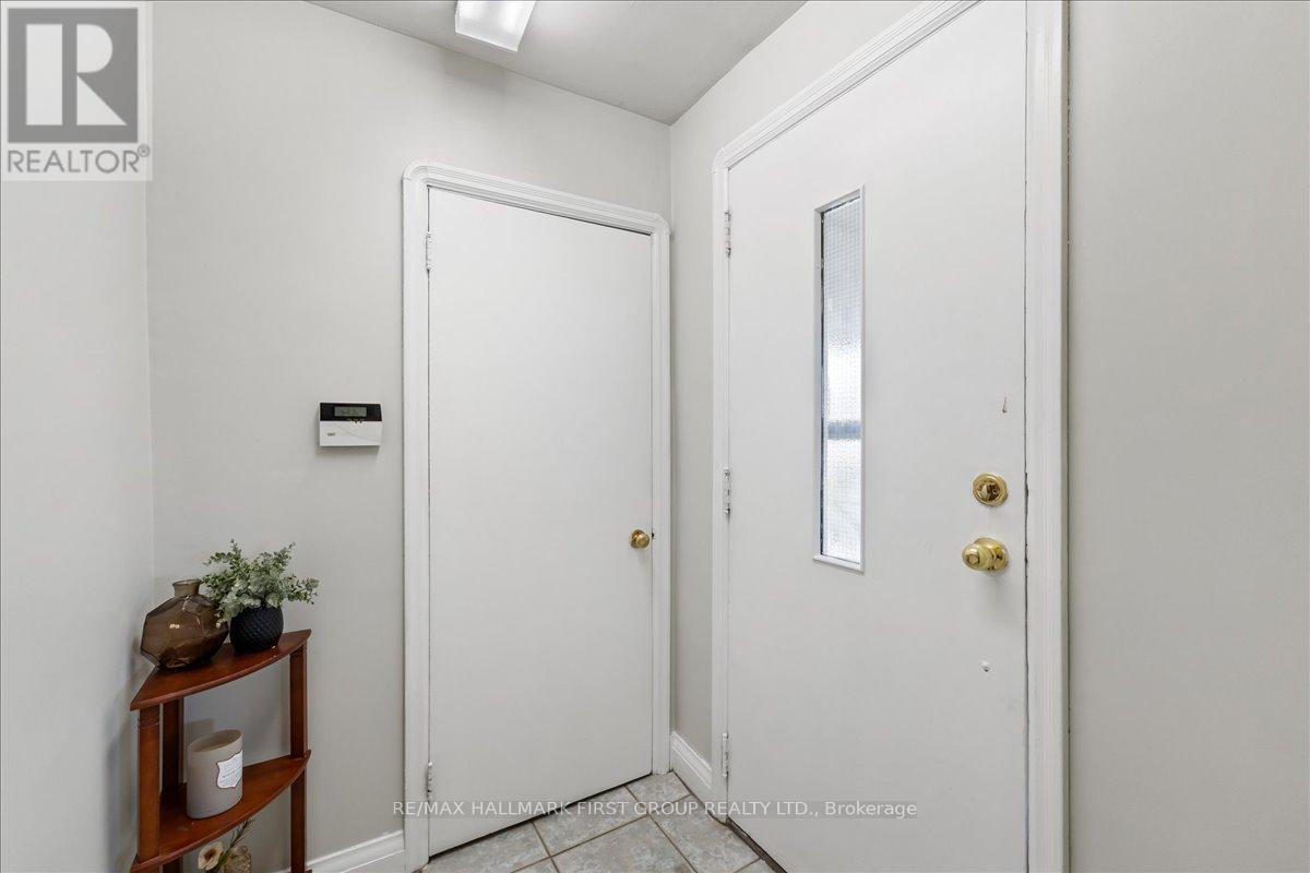 2690 Islington Avenue, Toronto, Ontario  M9V 2X5 - Photo 4 - W13190664
