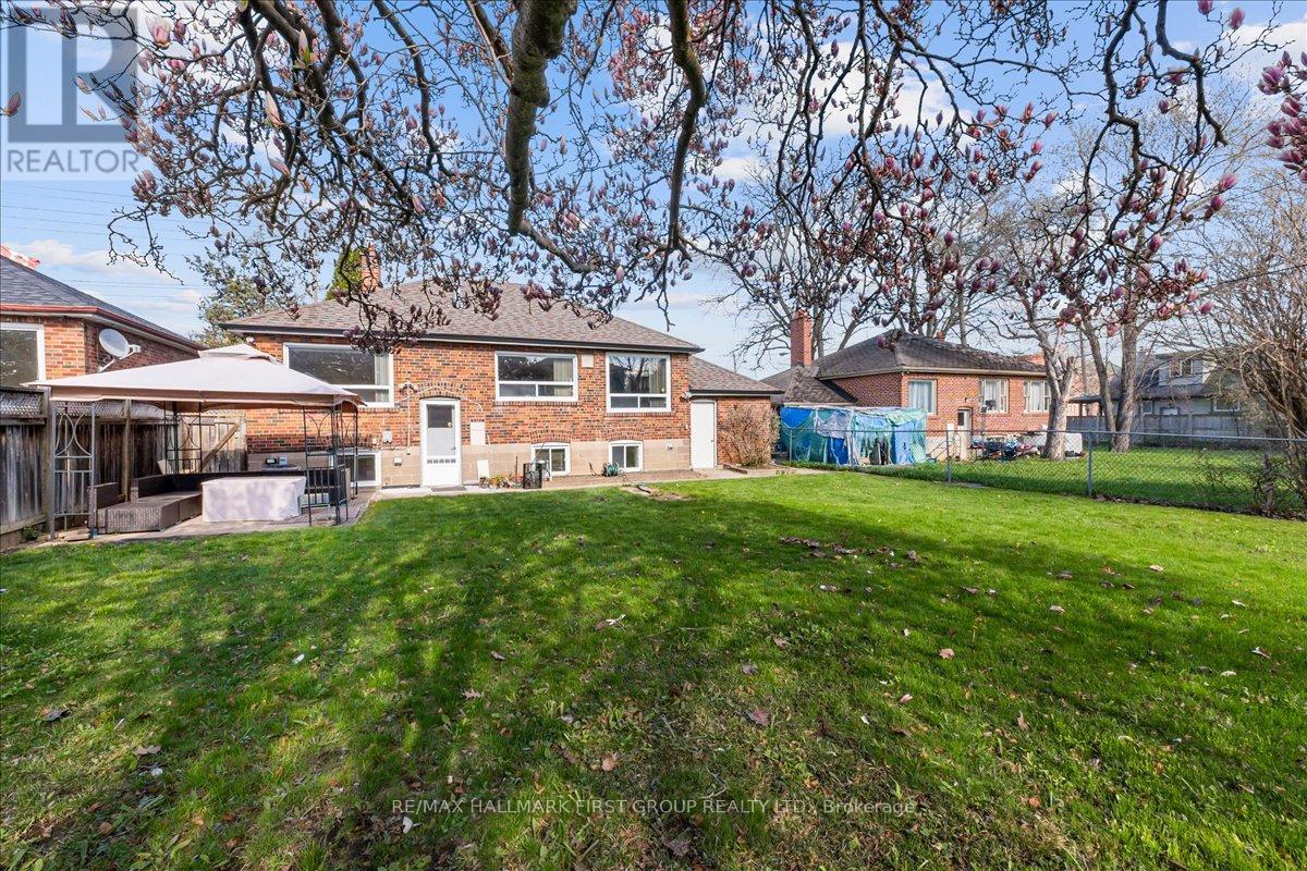 2690 Islington Avenue, Toronto, Ontario  M9V 2X5 - Photo 43 - W13190664