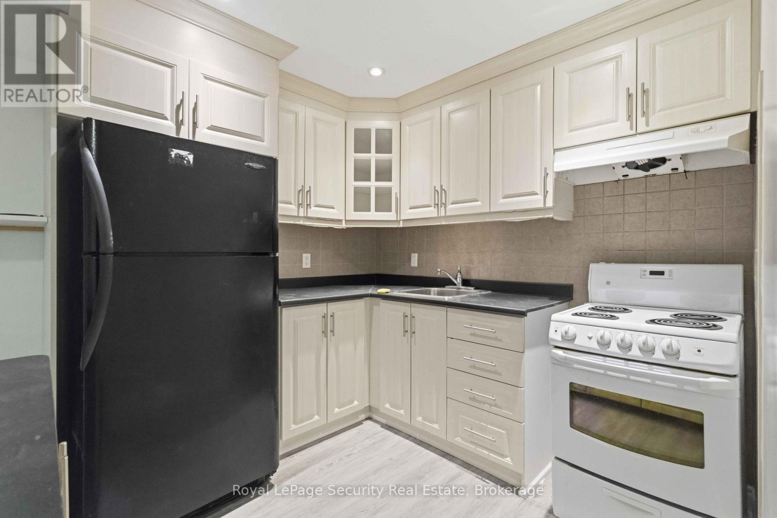3438 The Credit Woodlands Road, Mississauga, Ontario  L9S 1Z6 - Photo 12 - W13190750