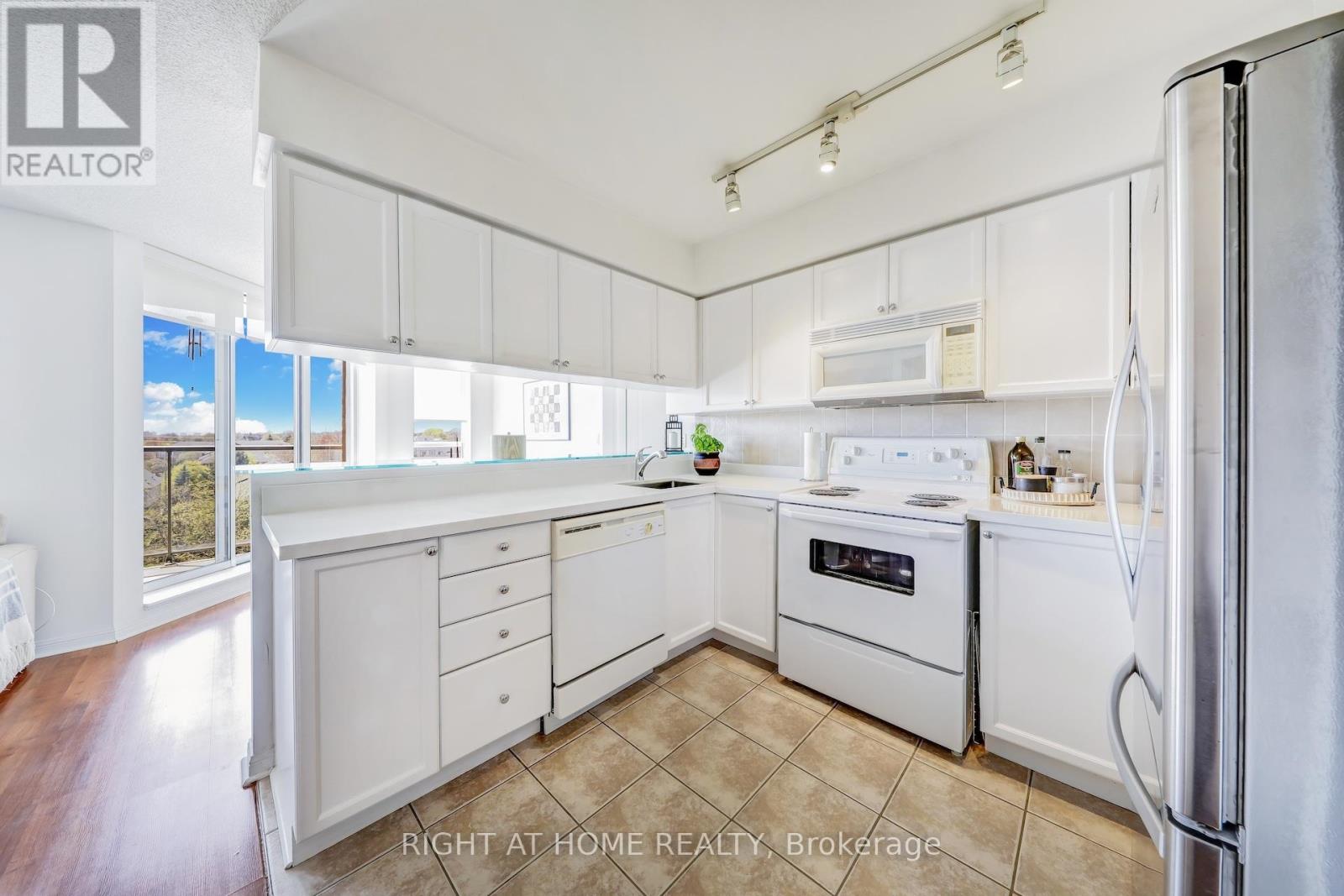 502 - 1140 Parkwest Place, Mississauga, Ontario  L5E 3K9 - Photo 12 - W13190782