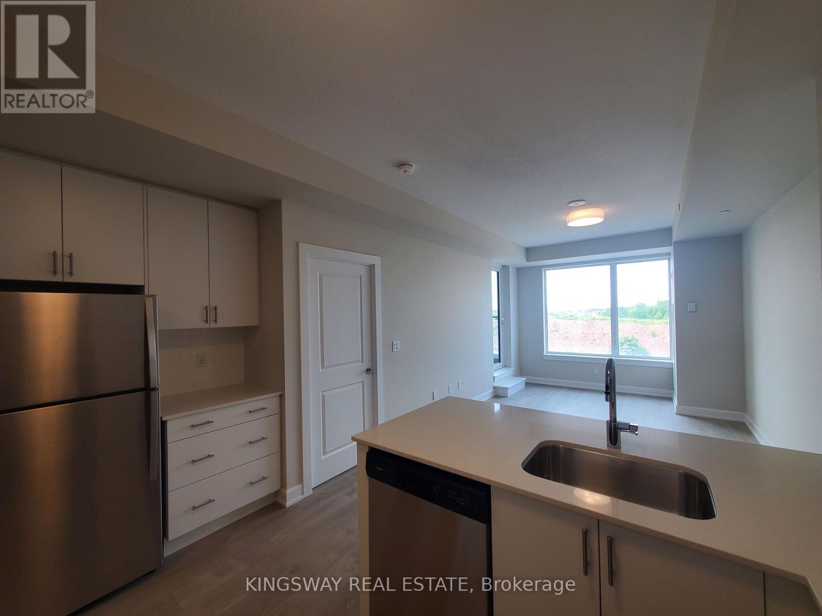 321 - 3200 William Coltson Avenue, Oakville, Ontario  L6H 7W6 - Photo 2 - W13191084