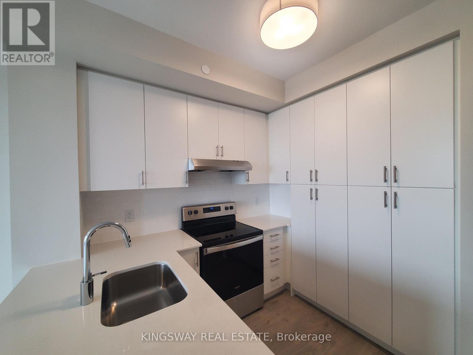 321 - 3200 William Coltson Avenue, Oakville, Ontario  L6H 7W6 - Photo 3 - W13191084