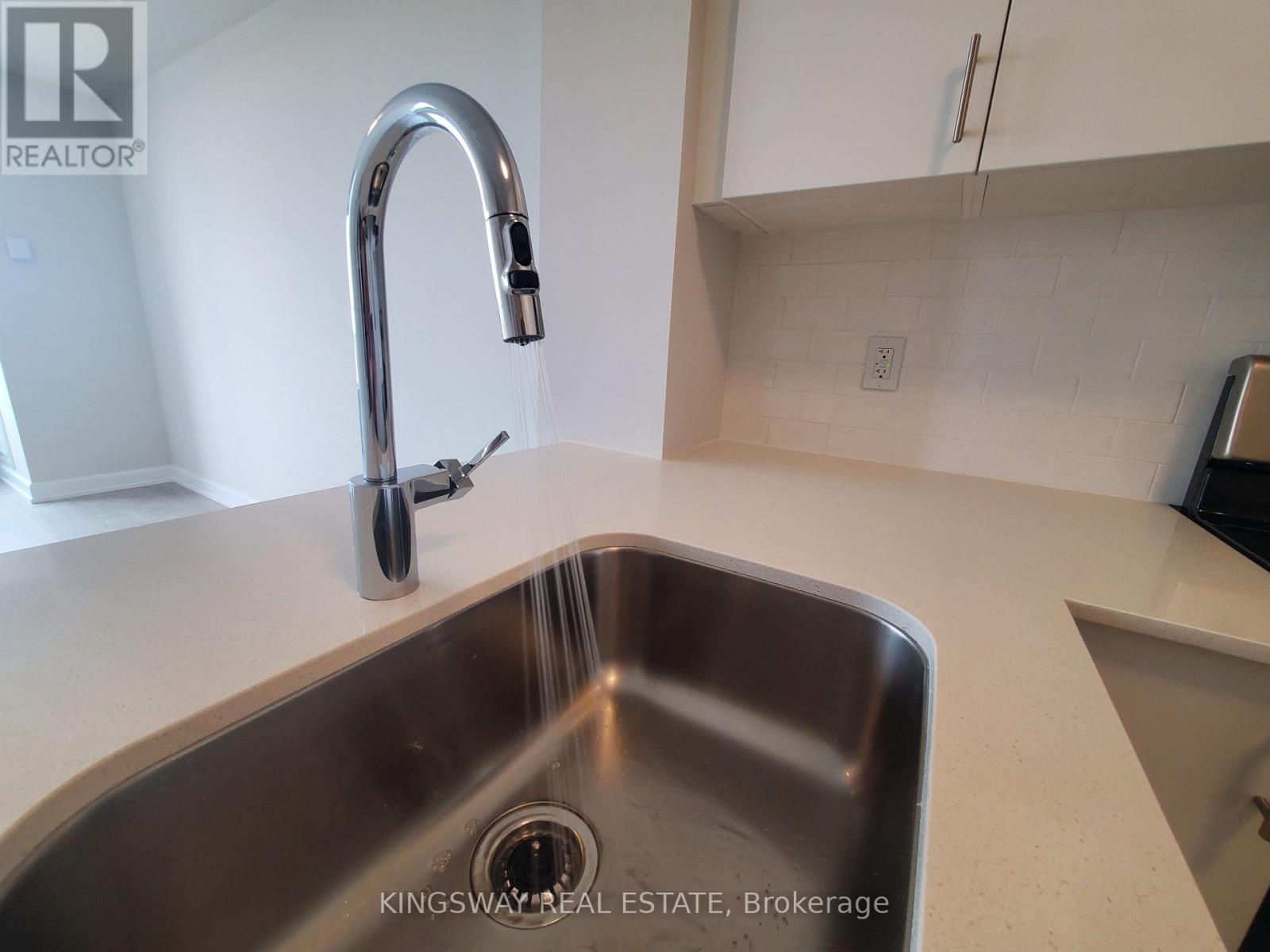 321 - 3200 William Coltson Avenue, Oakville, Ontario  L6H 7W6 - Photo 5 - W13191084