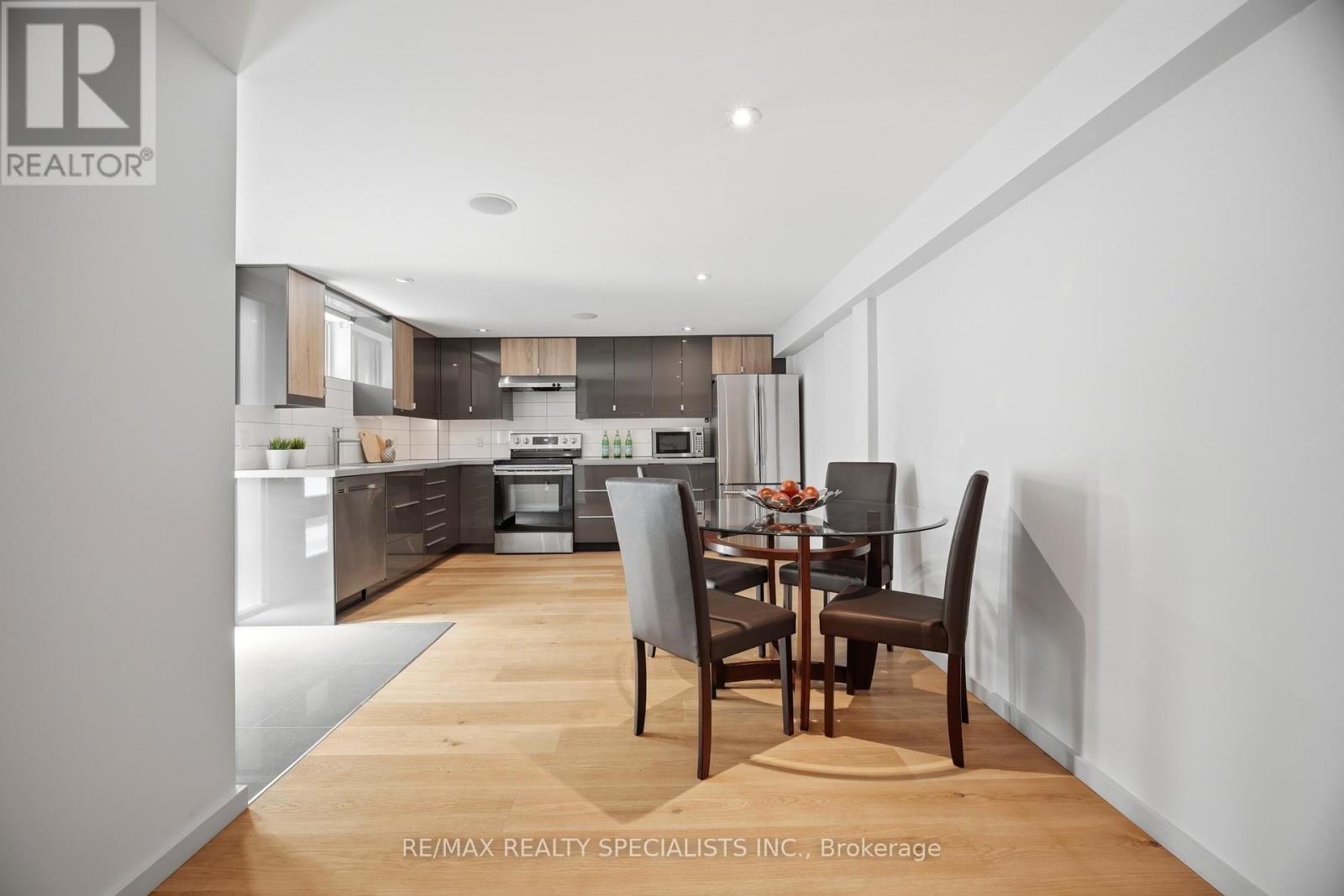 870 Hollowtree Crescent, Mississauga, Ontario  L4Y 2V2 - Photo 40 - W13191436