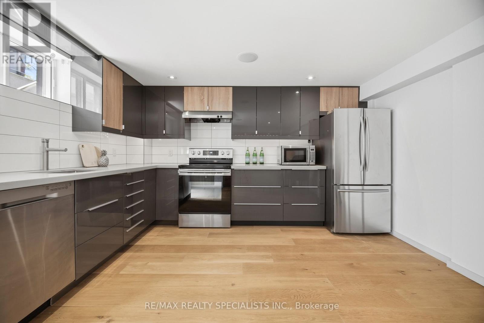 870 Hollowtree Crescent, Mississauga, Ontario  L4Y 2V2 - Photo 41 - W13191436