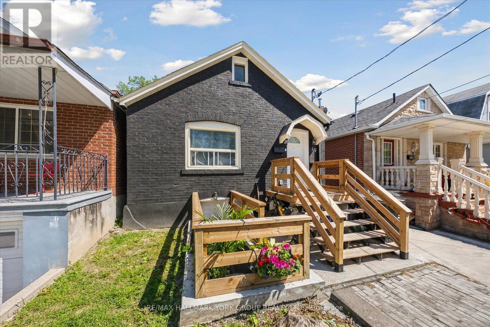 49 CORDELLA AVENUE, Toronto, Ontario