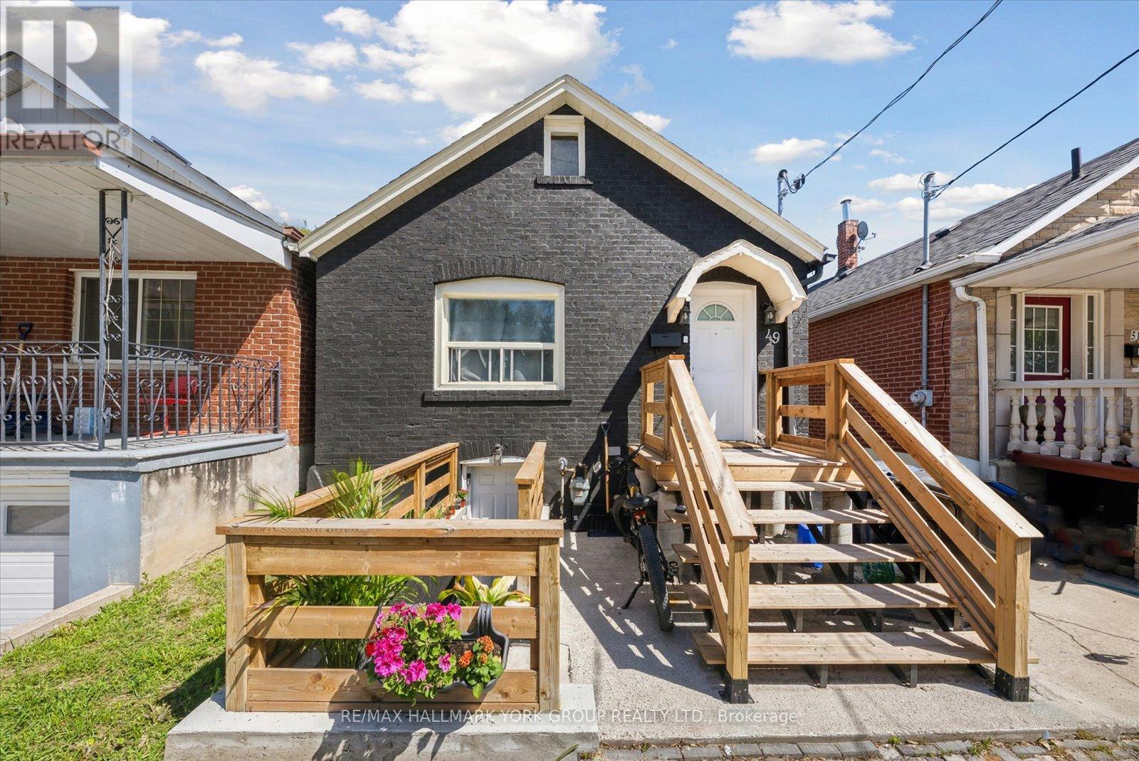49 Cordella Avenue, Toronto, Ontario  M6N 2J7 - Photo 2 - W13191836