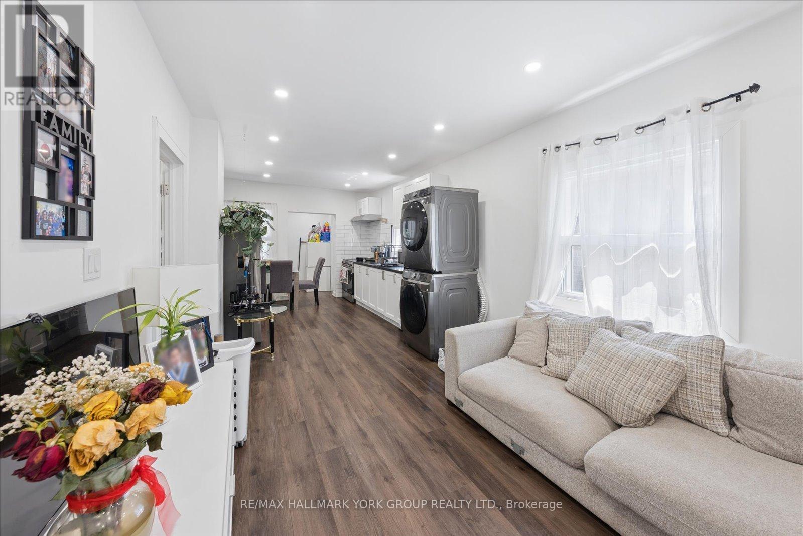 49 Cordella Avenue, Toronto, Ontario  M6N 2J7 - Photo 7 - W13191836