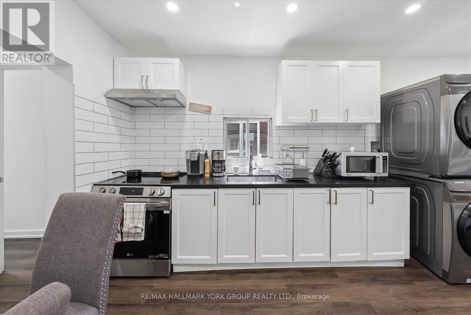49 Cordella Avenue, Toronto, Ontario  M6N 2J7 - Photo 9 - W13191836