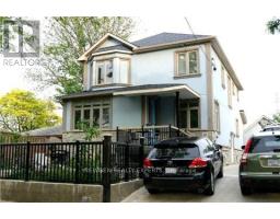 11 BENWAY DRIVE, Toronto, Ontario
