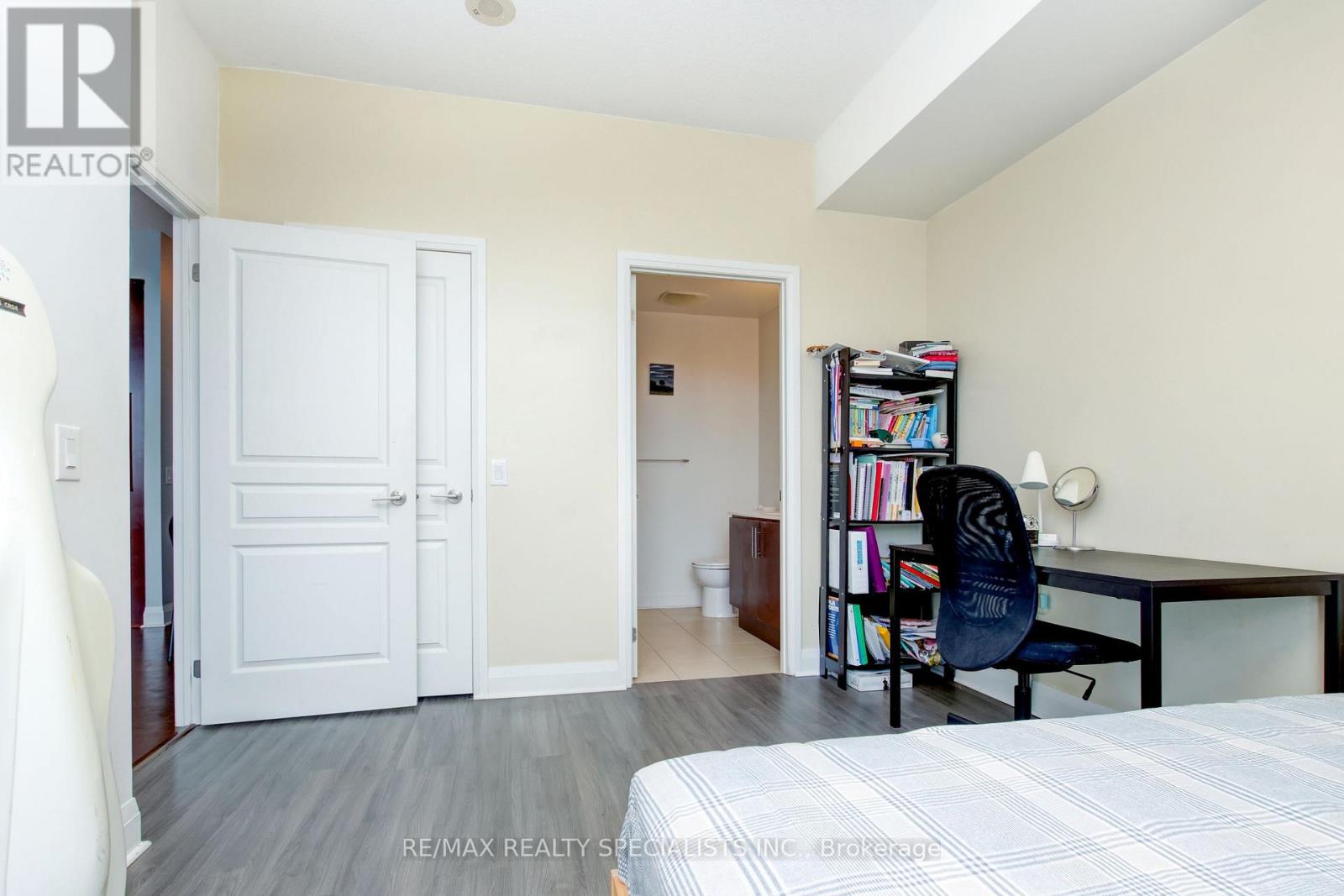 1005 - 1 Hurontario Street, Mississauga, Ontario L5G 0A3 - Photo 17 - W13191932