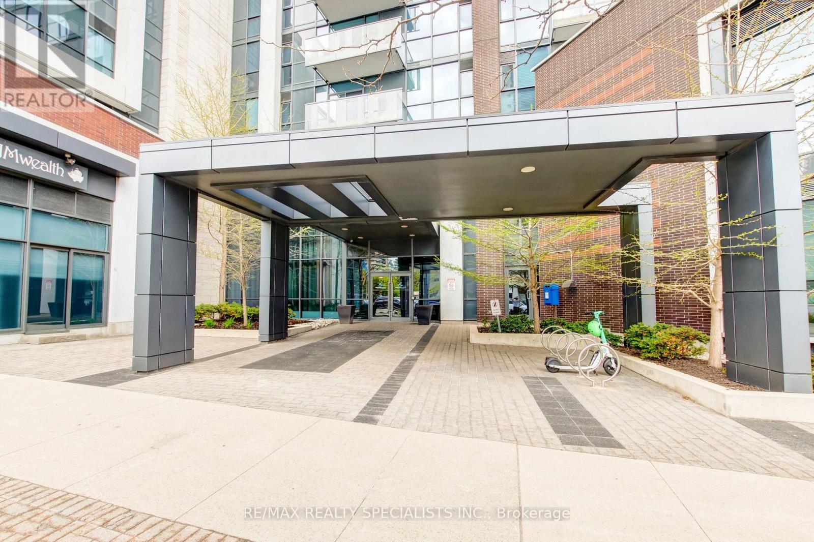 1005 - 1 Hurontario Street, Mississauga, Ontario L5G 0A3 - Photo 2 - W13191932