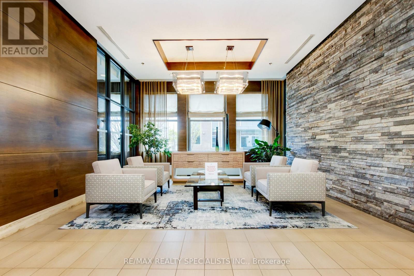 1005 - 1 Hurontario Street, Mississauga, Ontario L5G 0A3 - Photo 4 - W13191932